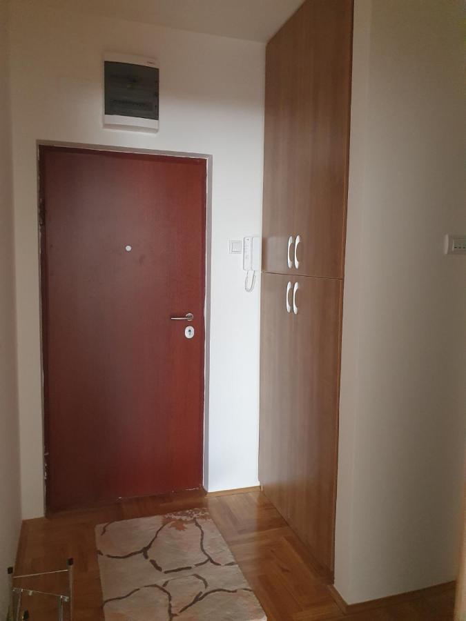 Sunshine Apartment เทรบินเย ภายนอก รูปภาพ