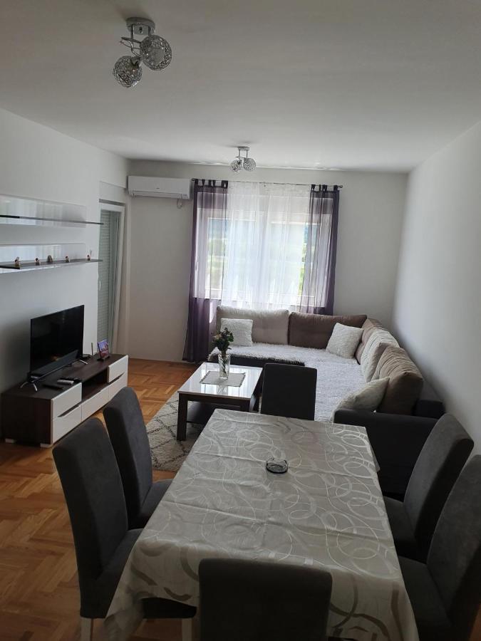 Sunshine Apartment เทรบินเย ภายนอก รูปภาพ